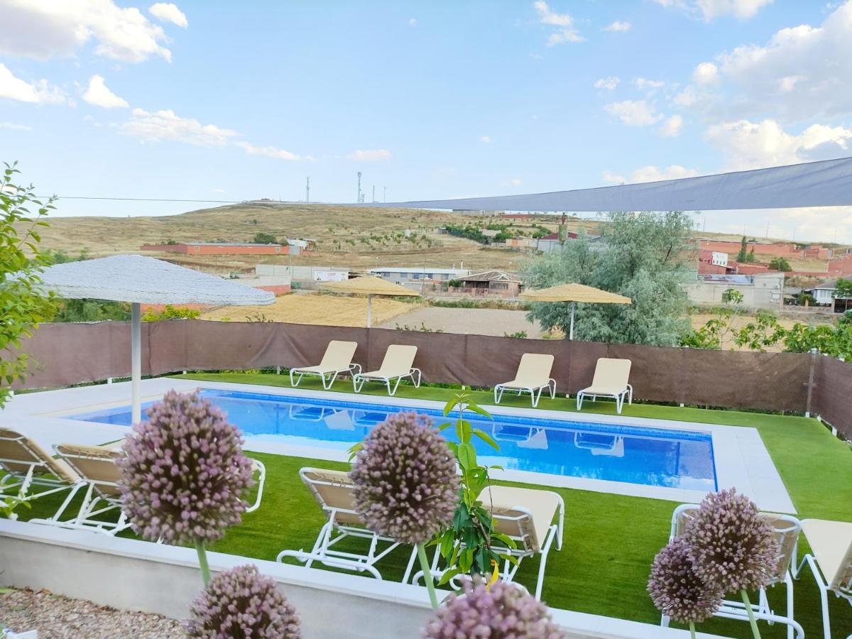 Los Laureles Casa Rural Urda Exteriör bild