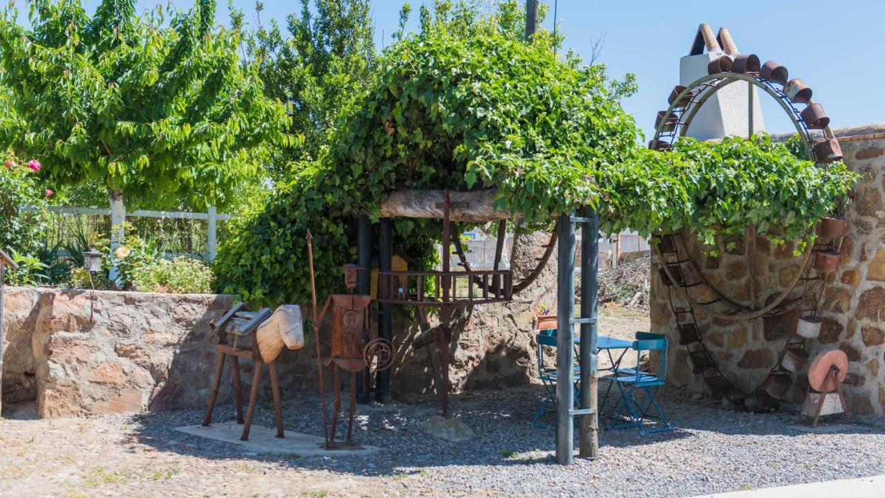 Los Laureles Casa Rural Urda Exteriör bild